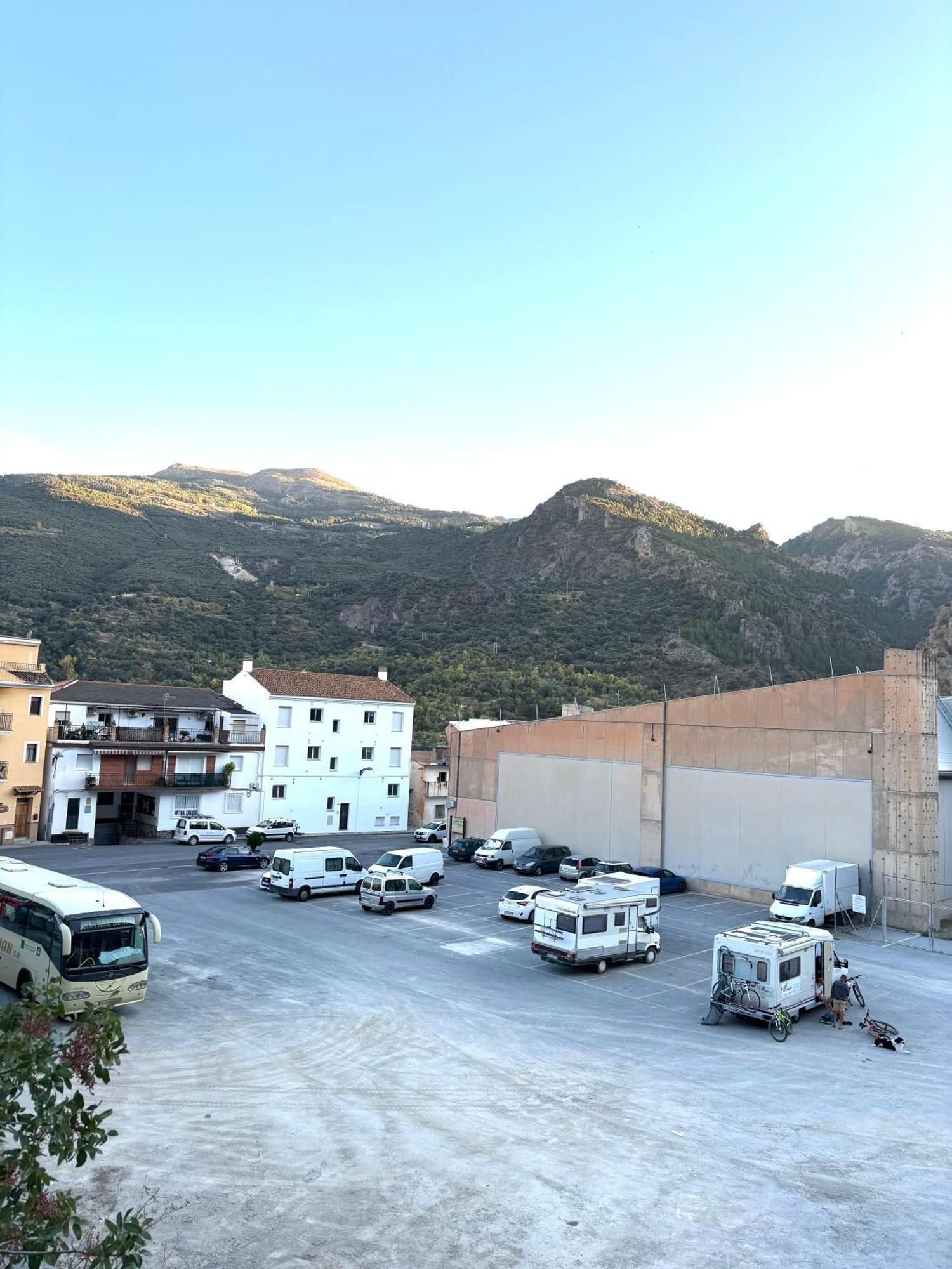 Апартаменты La Estacion Sierra Nevada Гуэхар-Сьерра Экстерьер фото