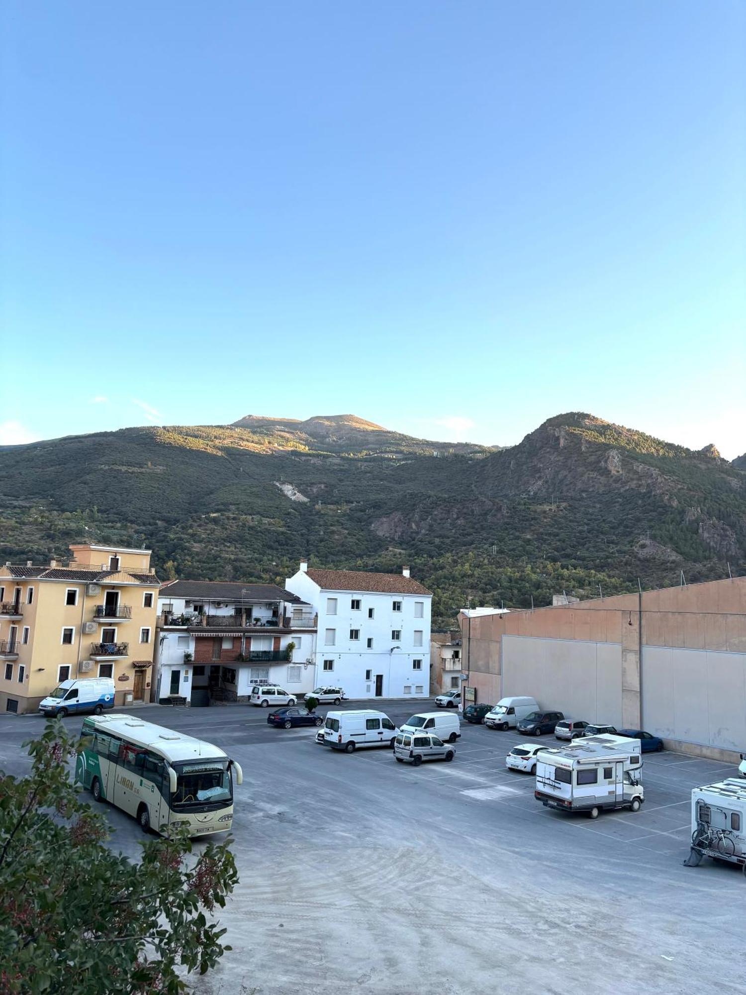 Апартаменты La Estacion Sierra Nevada Гуэхар-Сьерра Экстерьер фото