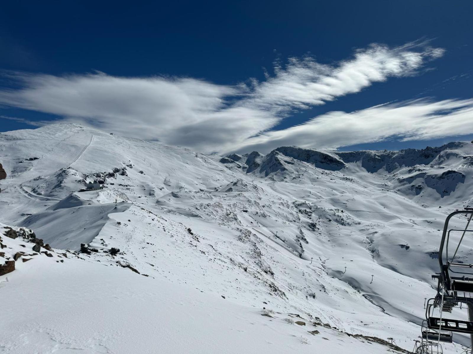 Апартаменты La Estacion Sierra Nevada Гуэхар-Сьерра Экстерьер фото